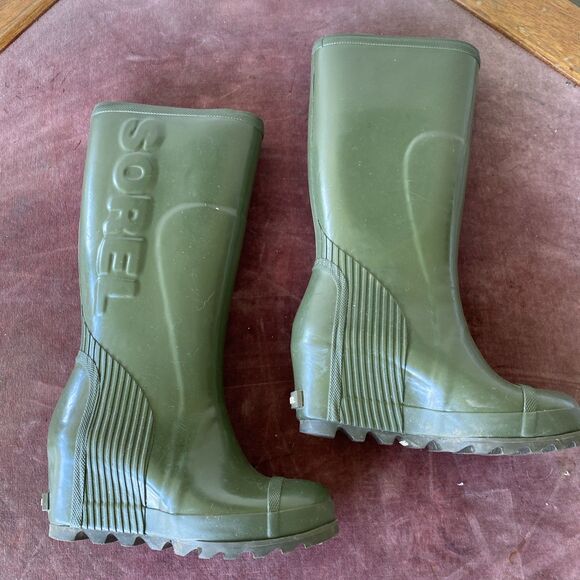Sorel Tall Rubber Boots Wedge Size 7 Green Womens NL 2527  Sorel Tall Rubber Boots Wedge Size 7 Green Womens NL 2527-383